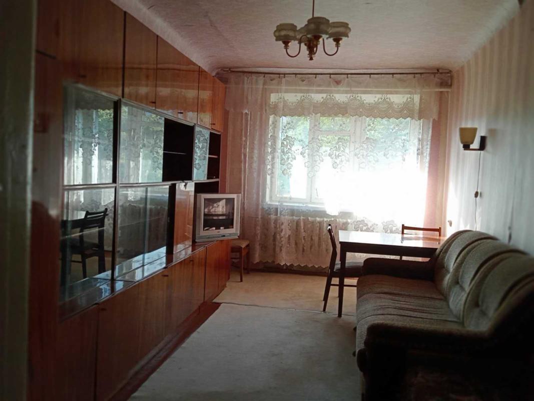 Продаж 2 кімнатної квартири 42.2 кв. м, Харківська набережна 9