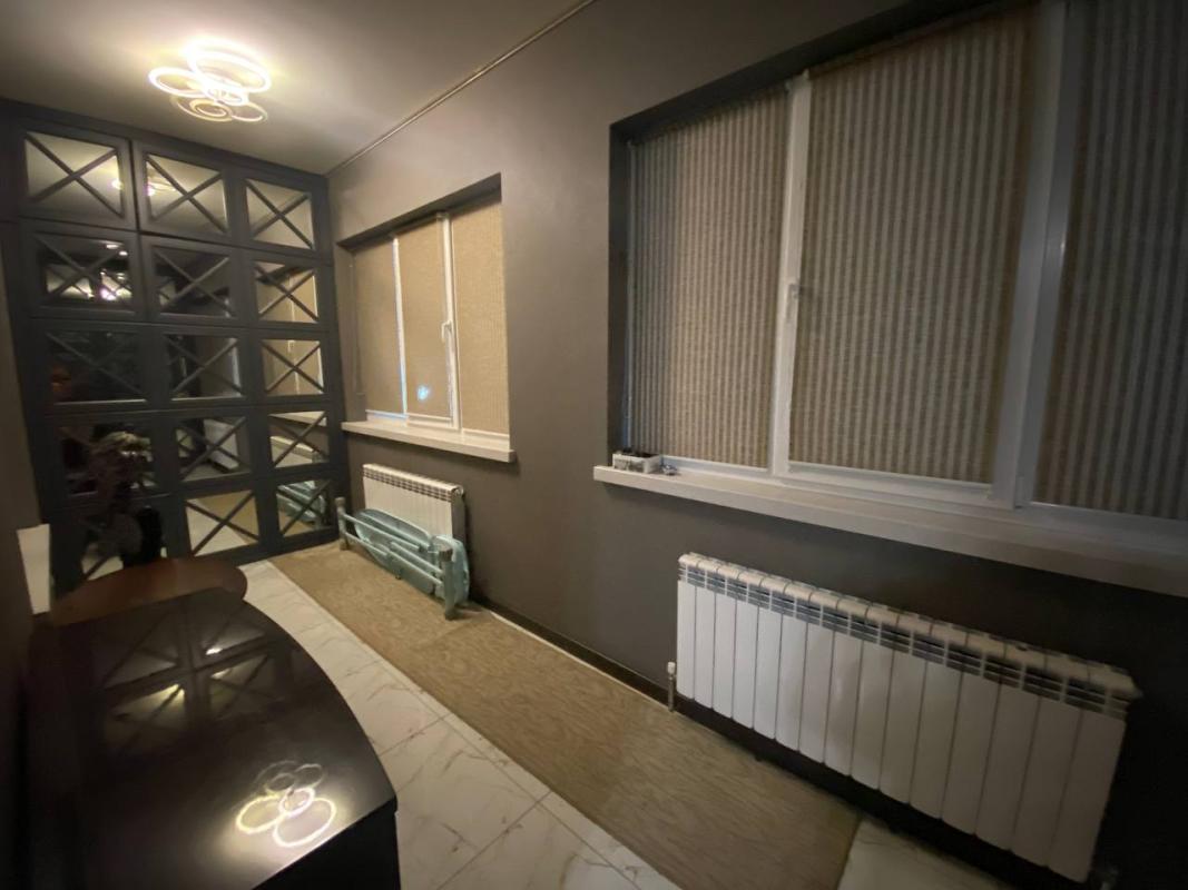 Long term rent 5 bedroom-(s) apartment Sumska Street 17