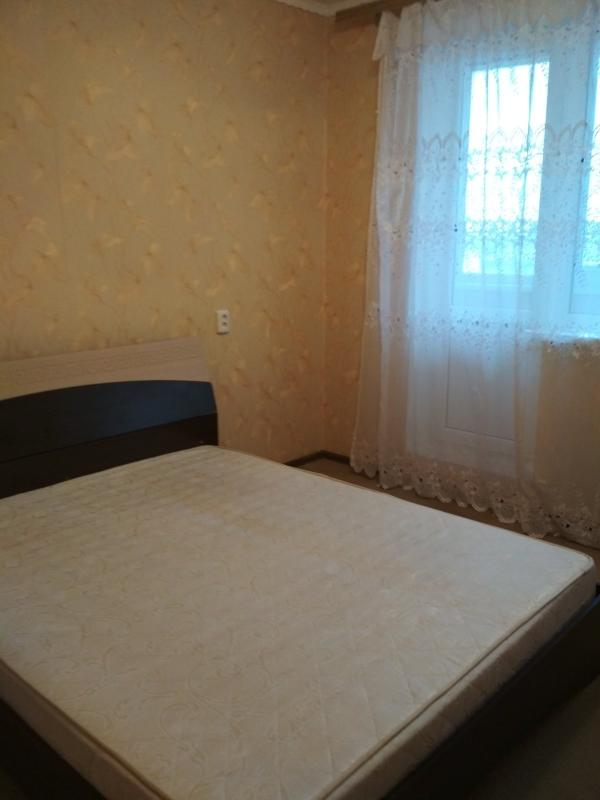Довгострокова оренда 2 кімнатної квартири Пермська вул. 15