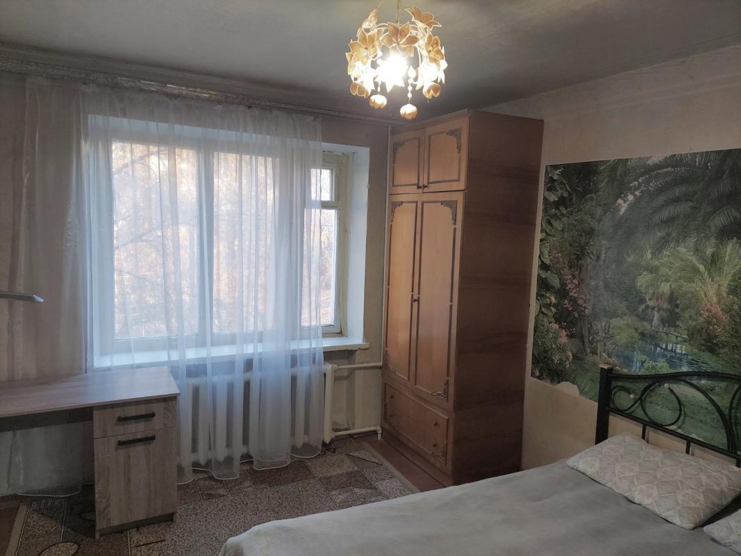 Long term rent 2 bedroom-(s) apartment Aeroflotska Street