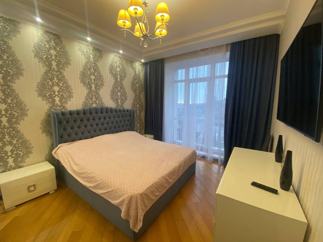 Sale 3 bedroom-(s) apartment 94 sq. m., Hrekivska Street 5