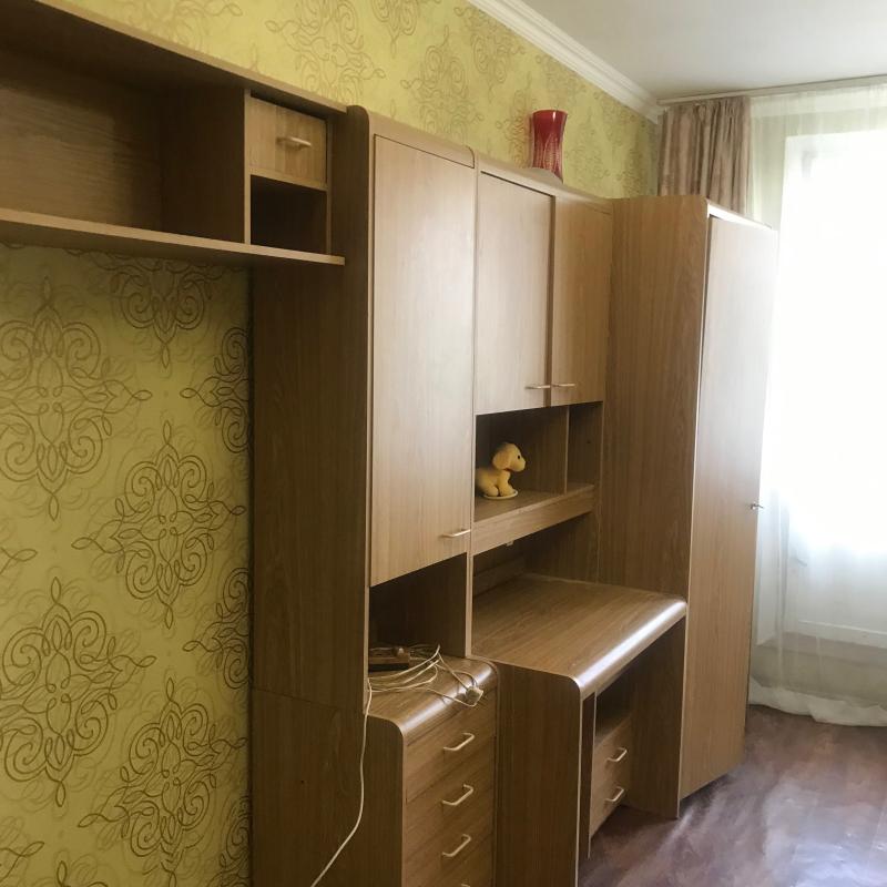 Продаж 3 кімнатної квартири 65 кв. м, Пермська вул. 20