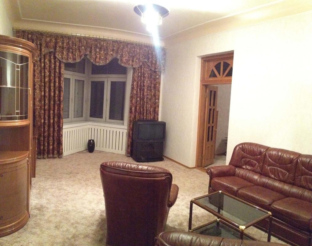 Long term rent 3 bedroom-(s) apartment Myronosytska Street 91