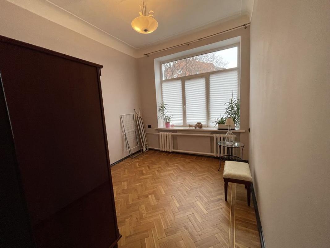 Long term rent 3 bedroom-(s) apartment Bahaliia Street (Frunze Street) 20