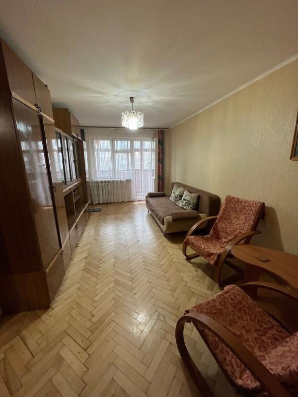 Продажа 2 комнатной квартиры 45 кв. м, Небесной Сотни просп. (Маршала Жукова) 41