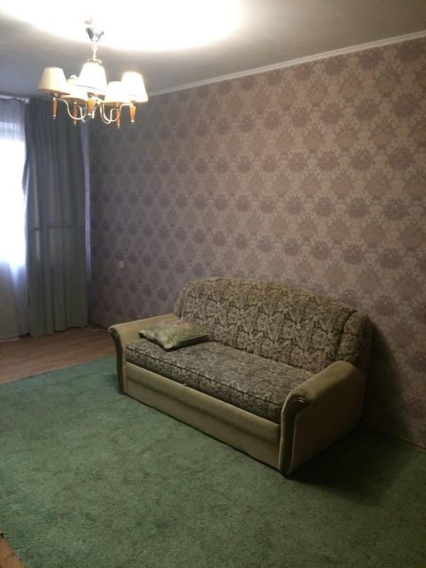 Long term rent 3 bedroom-(s) apartment Akademika Pavlova Street 311а