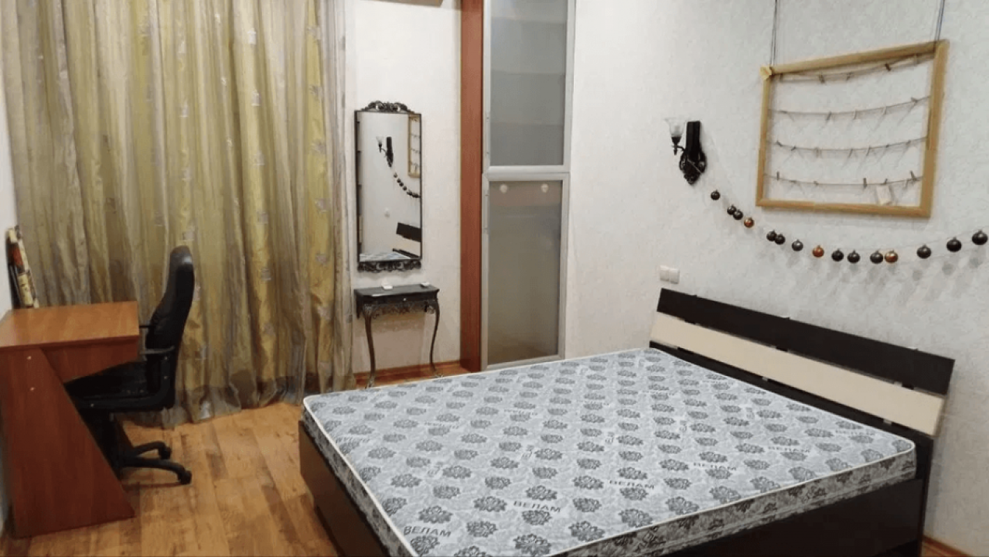 Long term rent 2 bedroom-(s) apartment Alchevskykh Street (Artema Street) 1/13