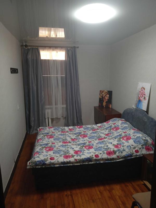 Long term rent 2 bedroom-(s) apartment Novhorodska Street 4а