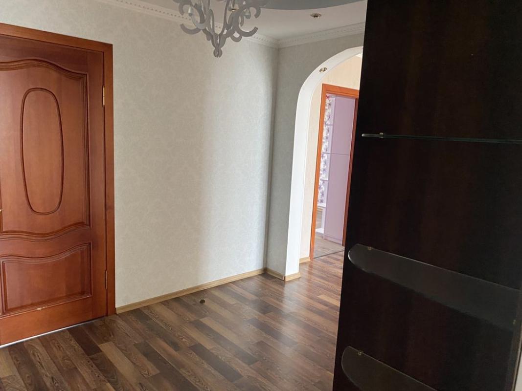 Продаж 4 кімнатної квартири 84 кв. м, Титаренківський пров. 2