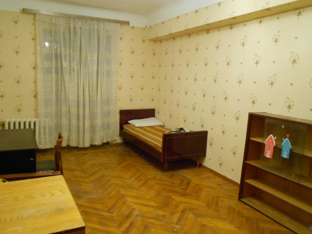 Long term rent 4 bedroom-(s) apartment Sumska Street 73