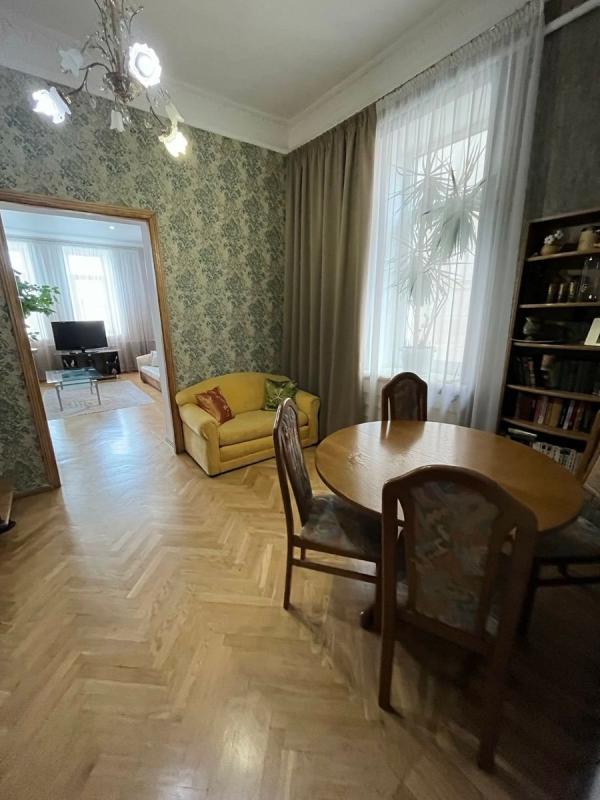 Продаж 3 кімнатної квартири 96 кв. м, Семінарська вул.