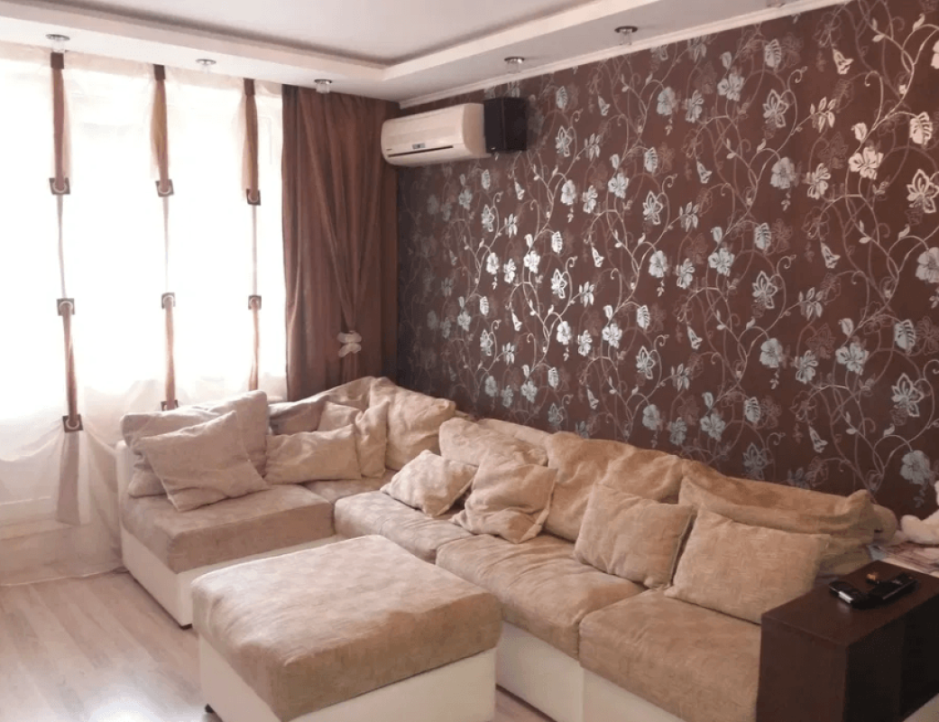 Long term rent 1 bedroom-(s) apartment Druzhby Narodiv Street 233