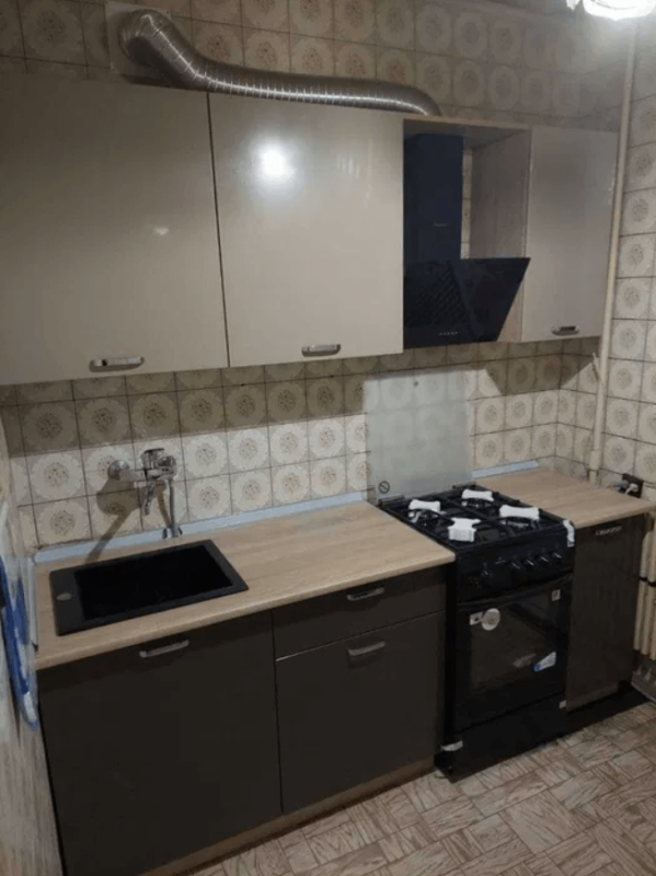 Long term rent 3 bedroom-(s) apartment Akademika Pavlova Street 134б