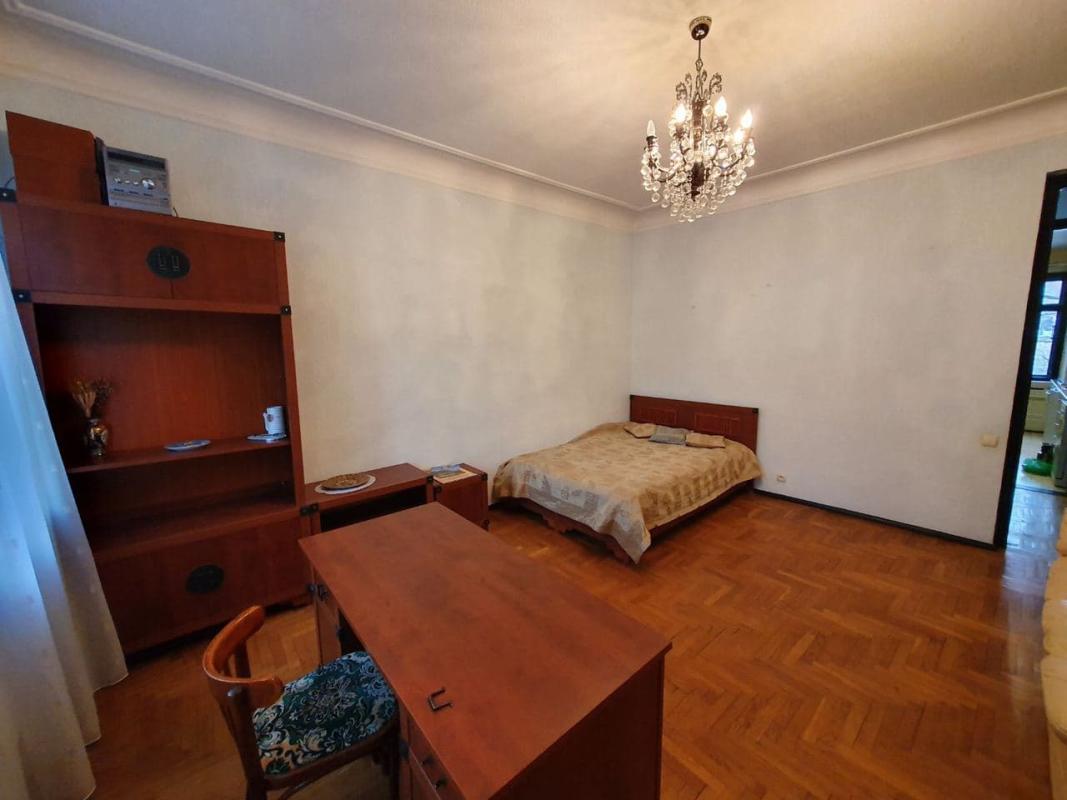 Долгосрочная аренда 5 комнатной квартиры Данилевского ул. 6