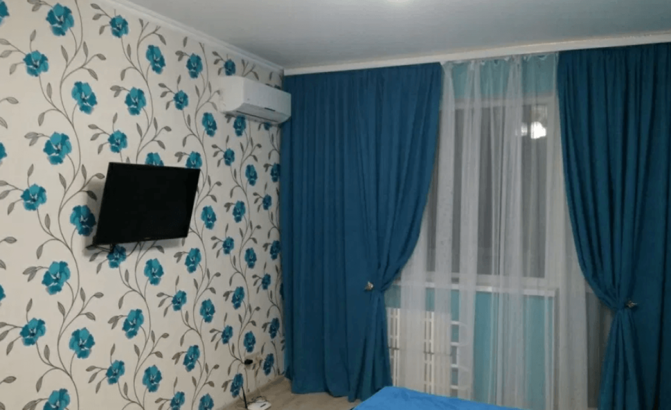 Long term rent 1 bedroom-(s) apartment Heroiv Pratsi Street 18