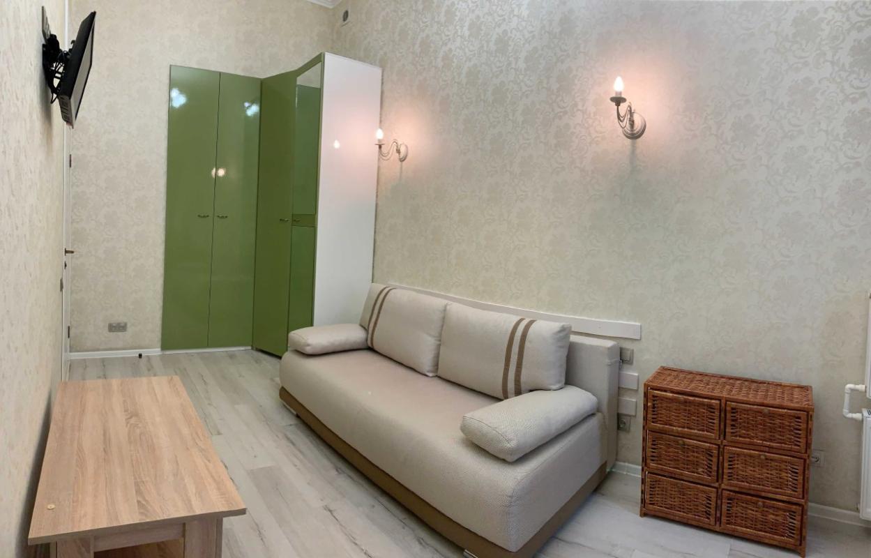 Long term rent 1 bedroom-(s) apartment Novoselskoho Street 40