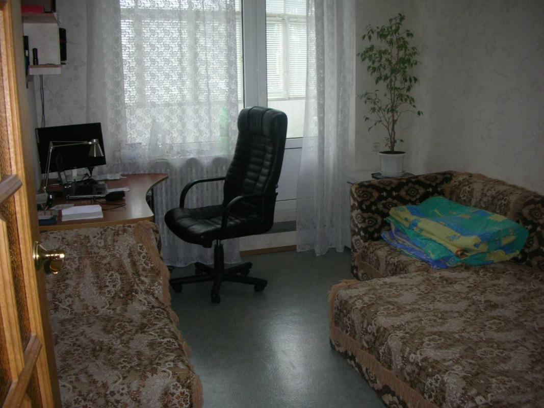 Продаж 4 кімнатної квартири 85 кв. м, Героїв Харкова просп. 250