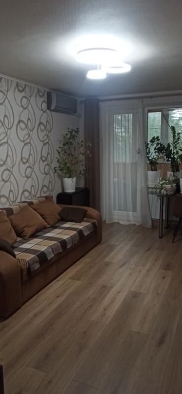 Продаж 3 кімнатної квартири 68 кв. м, Краснодарська вул. 179а