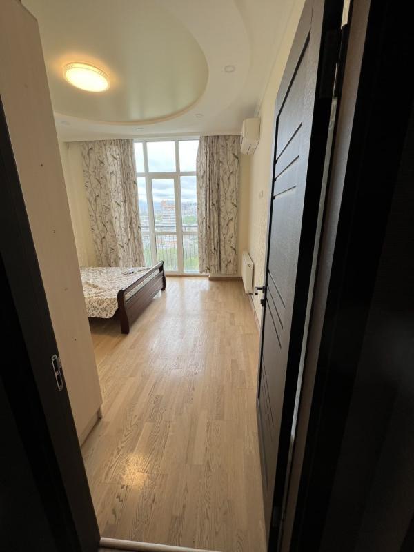 Long term rent 3 bedroom-(s) apartment Minska Street 49 к2