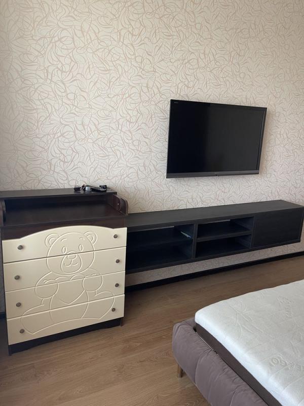 Sale 3 bedroom-(s) apartment 94 sq. m., Traktorobudivnykiv Avenue 103б