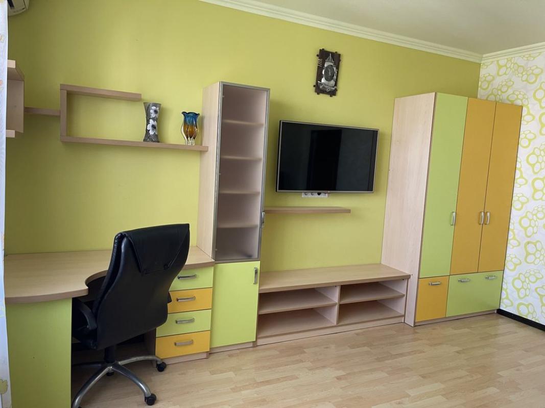 Sale 3 bedroom-(s) apartment 94 sq. m., Traktorobudivnykiv Avenue 103б