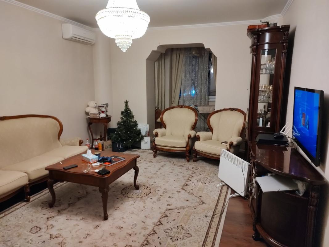 Продаж 3 кімнатної квартири 85 кв. м, Героїв Харкова просп. 64а