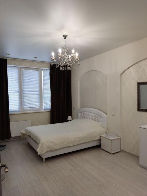 Long term rent 1 bedroom-(s) apartment Serednofontanska Street 35