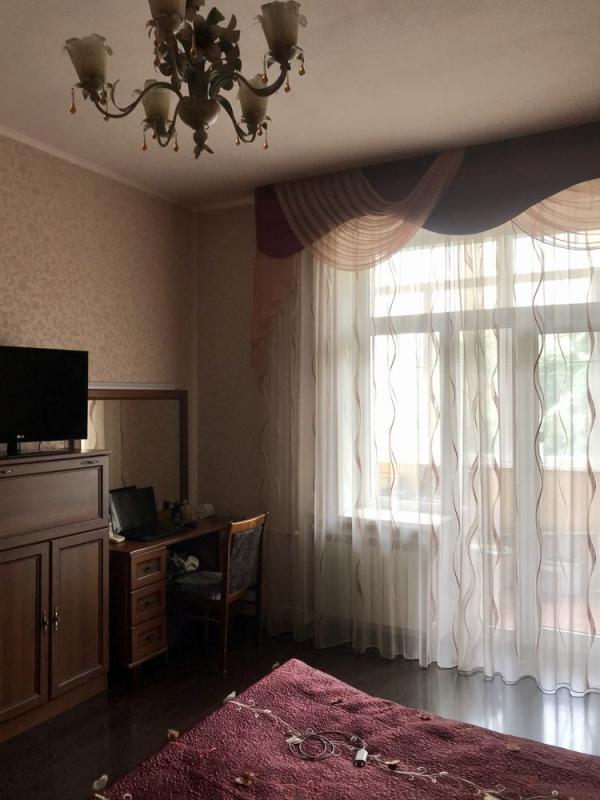 Продаж 2 кімнатної квартири 70 кв. м, Георгія Тарасенка вул. (Плеханівська) 40