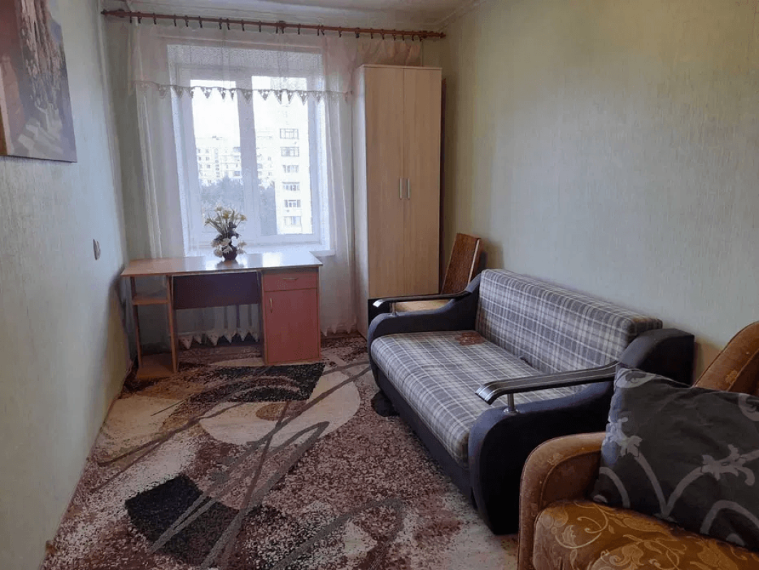 Sale 3 bedroom-(s) apartment 61 sq. m., Novhorodska Street 4а