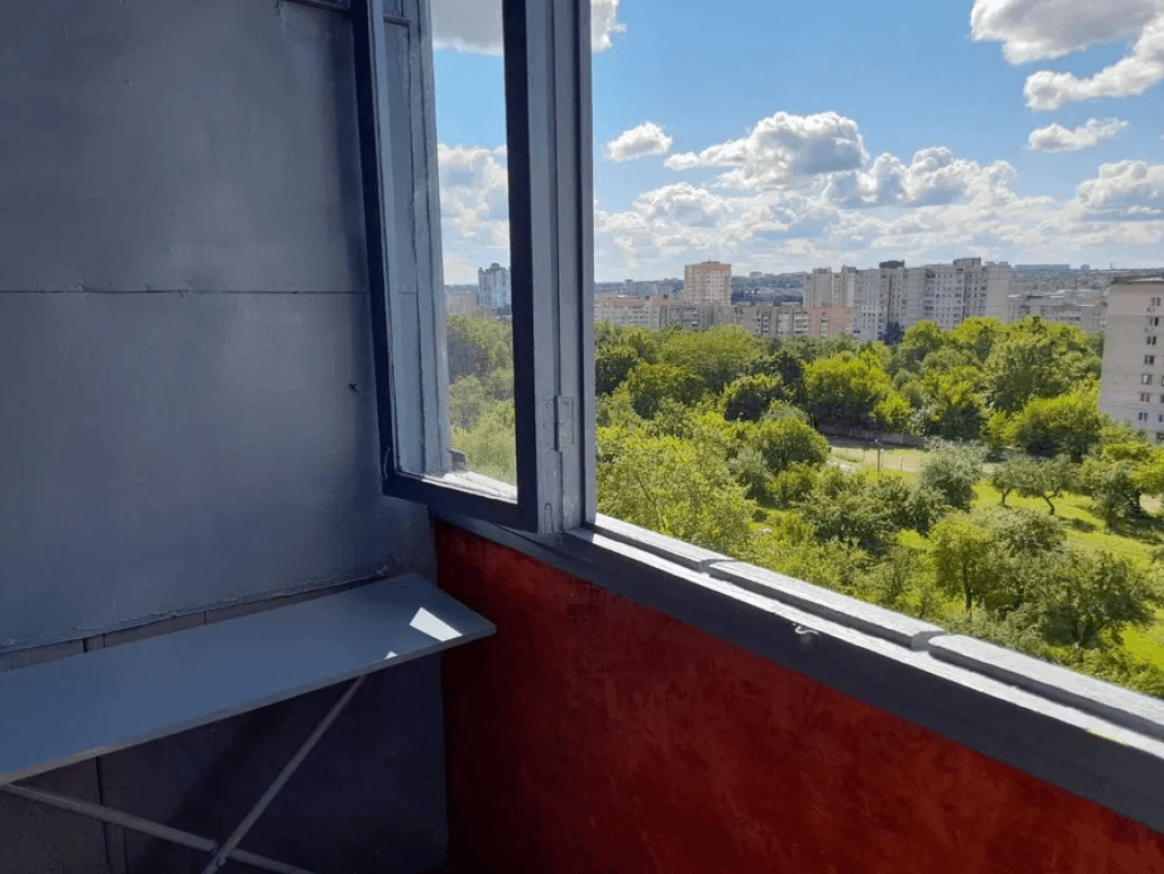 Sale 3 bedroom-(s) apartment 61 sq. m., Novhorodska Street 4а