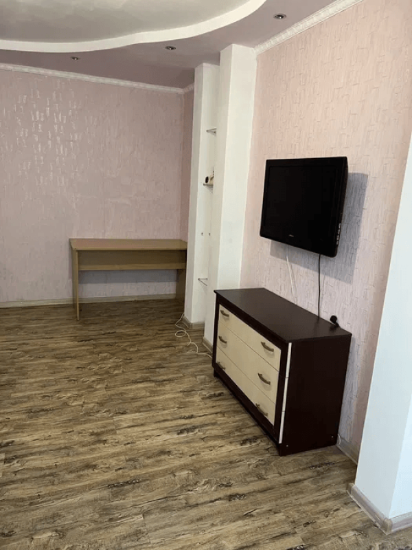 Продажа 3 комнатной квартиры 70 кв. м, Амосова ул. 27
