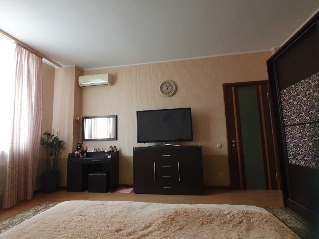 Продажа 4 комнатной квартиры 153 кв. м, Петра Болбочана ул. (Клапцова) 52