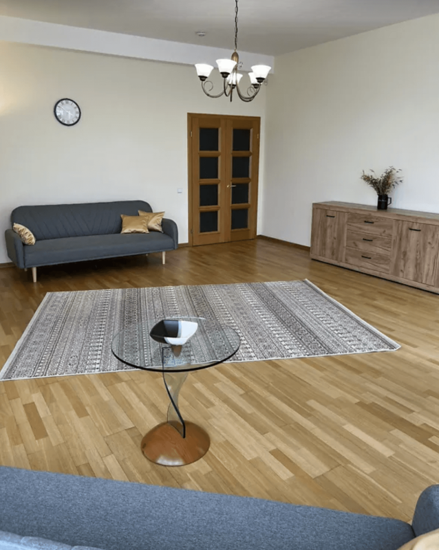 Long term rent 3 bedroom-(s) apartment Lysenka Street 2а