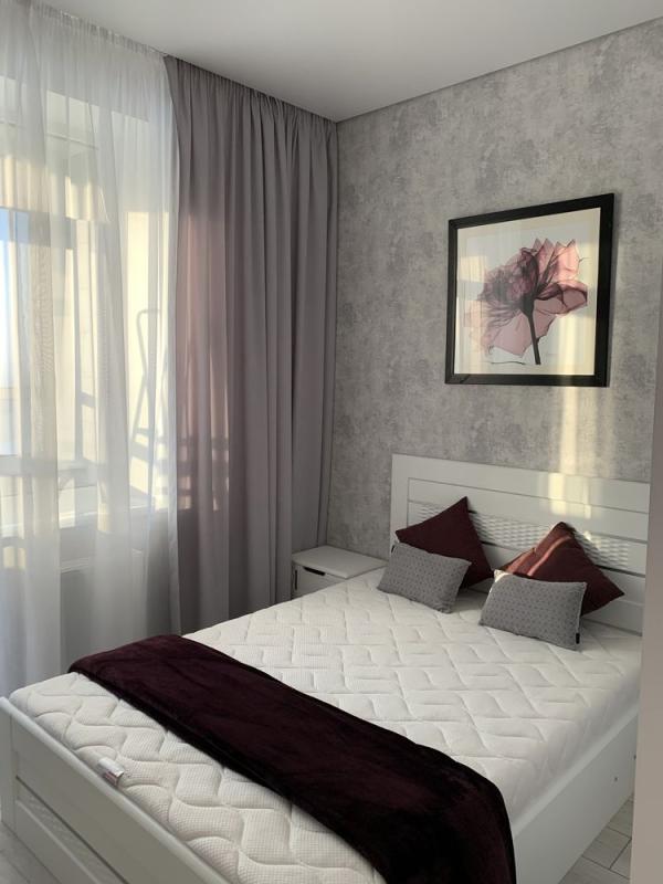 Long term rent 3 bedroom-(s) apartment Mykilsko-Slobidska Street 3а