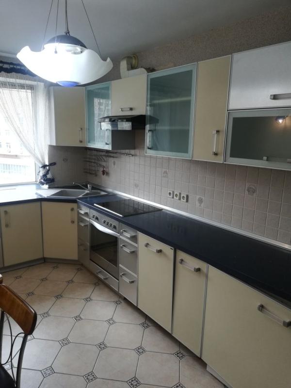 Long term rent 3 bedroom-(s) apartment Mykoly Bazhana Avenue
