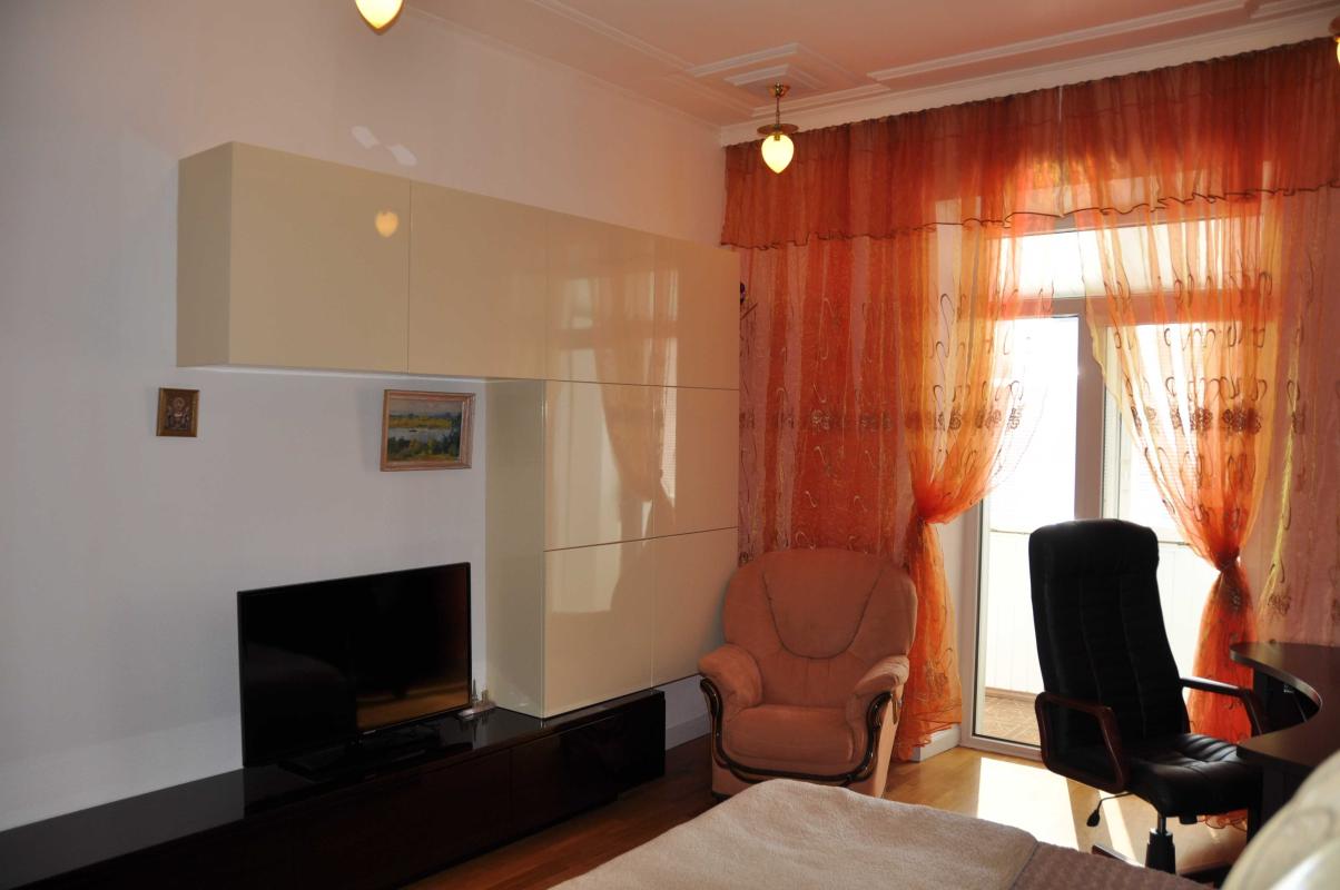 Sale 2 bedroom-(s) apartment 47 sq. m., Heroiv Pratsi Street 47д