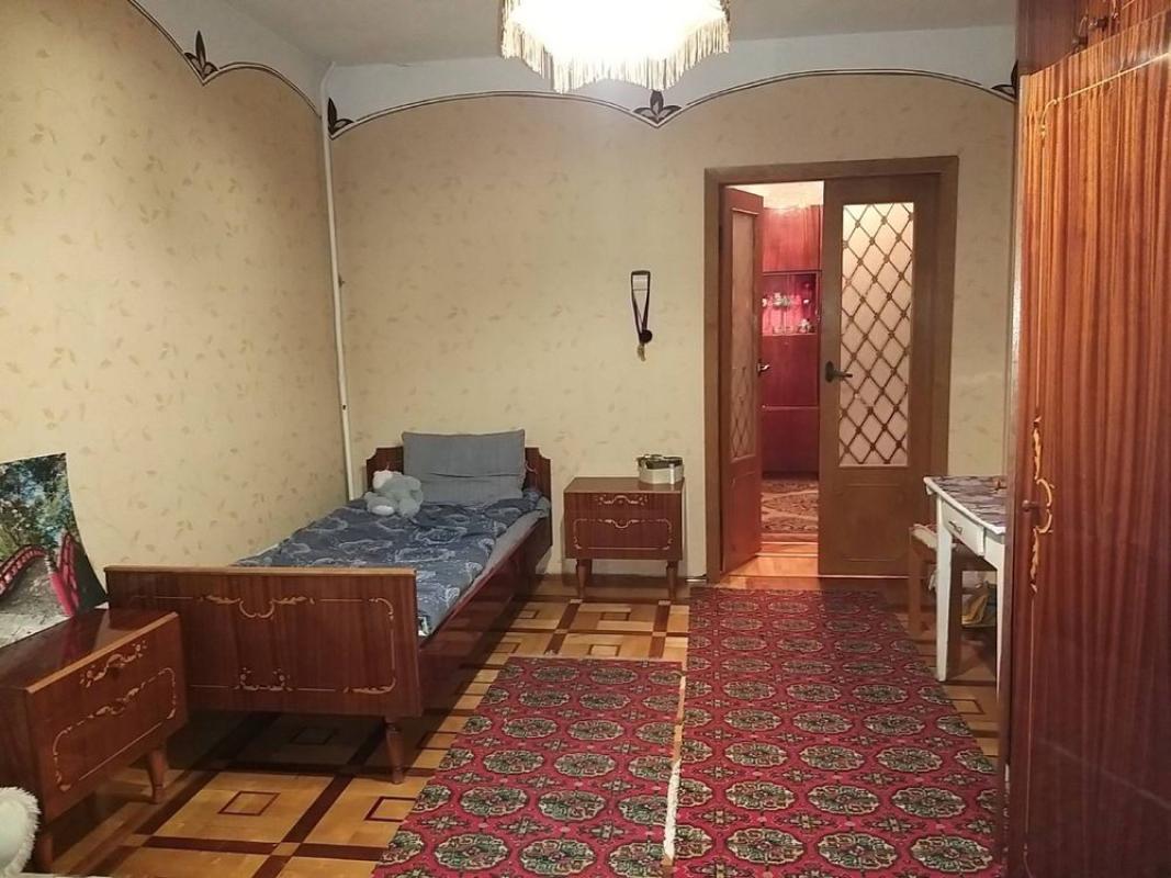 Продажа 3 комнатной квартиры 67 кв. м, Гвардейцев-Широнинцев ул. 51