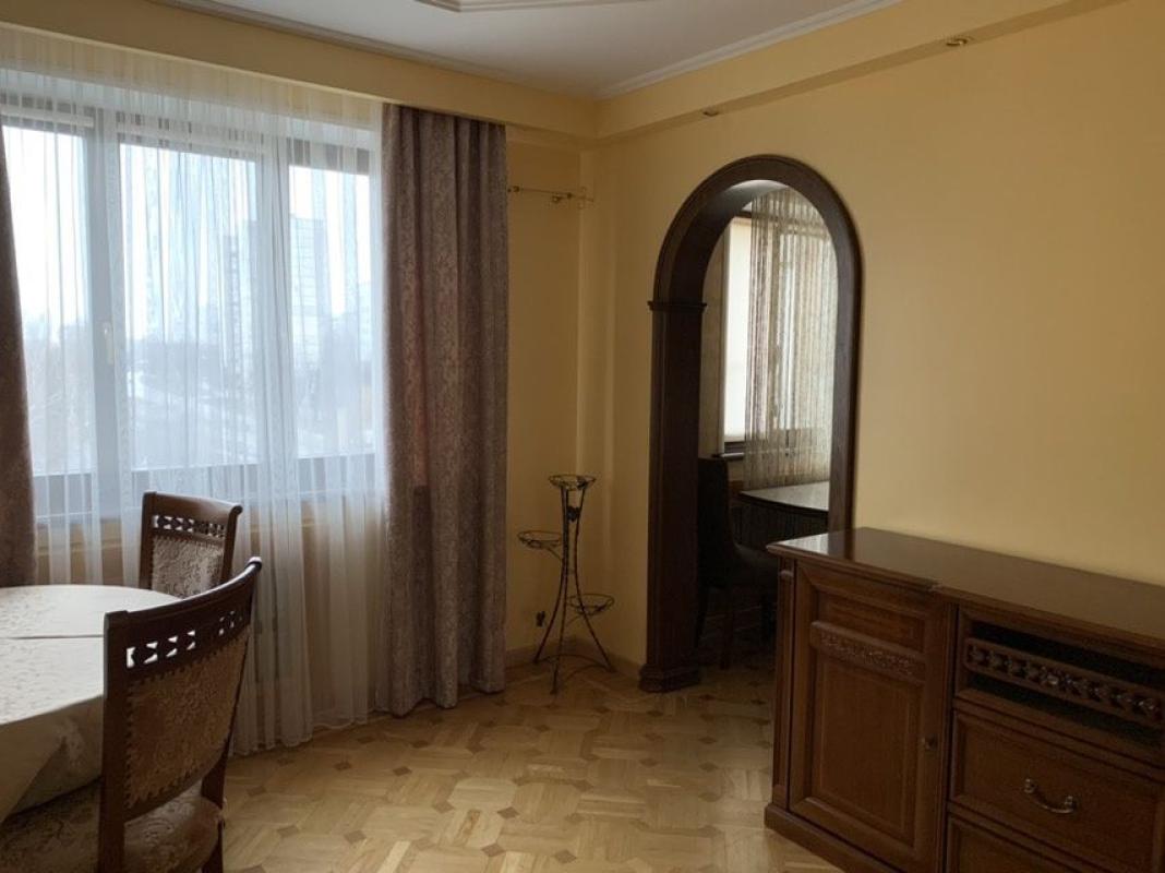 Sale 4 bedroom-(s) apartment 83 sq. m., Amosova Street 42
