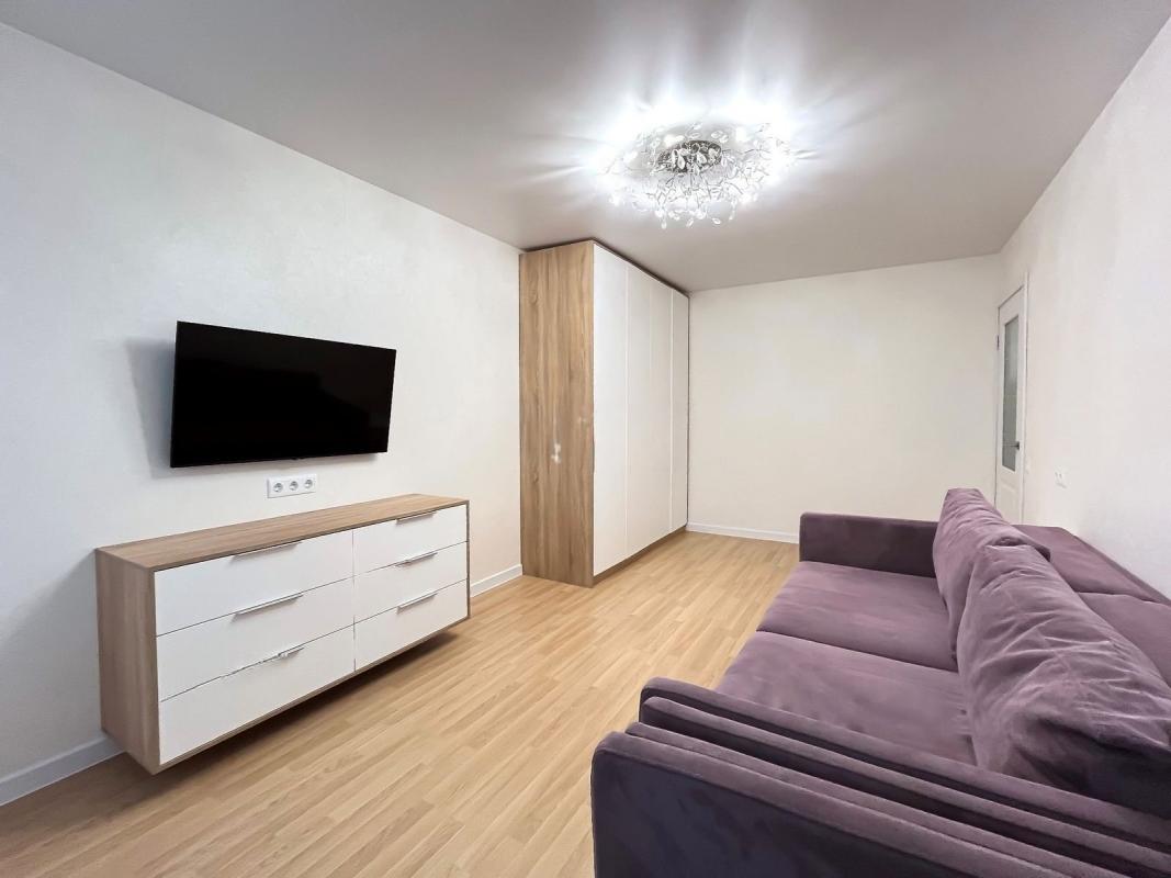 Sale 1 bedroom-(s) apartment 31 sq. m., Hvardiytsiv-Shyronintsiv Street 40б