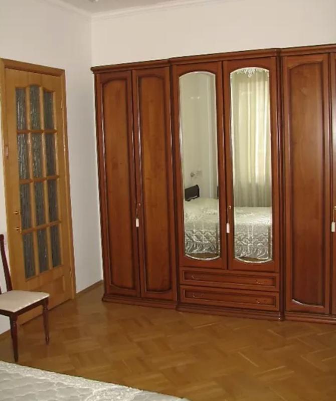 Long term rent 2 bedroom-(s) apartment Bankova Street 3