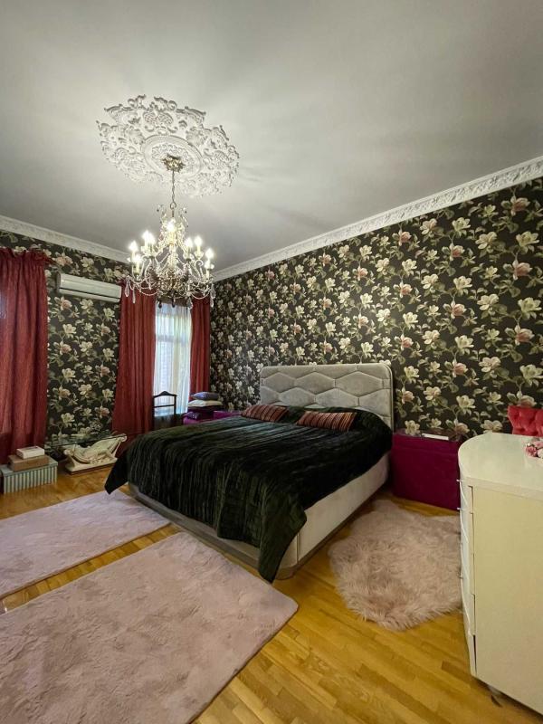 Долгосрочная аренда 4 комнатной квартиры Владимирская ул. 37