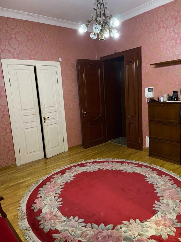 Довгострокова оренда 4 кімнатної квартири Володимирська вул. 37