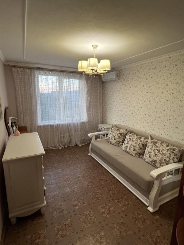 Продажа 3 комнатной квартиры 65 кв. м, Амосова ул. 40