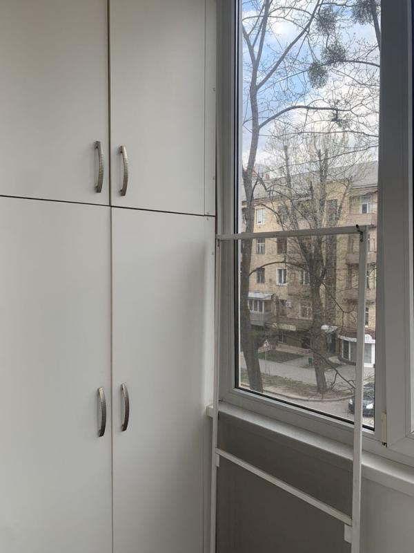 Продаж 2 кімнатної квартири 52 кв. м, Літературна вул. (Ярослава Галана) 5