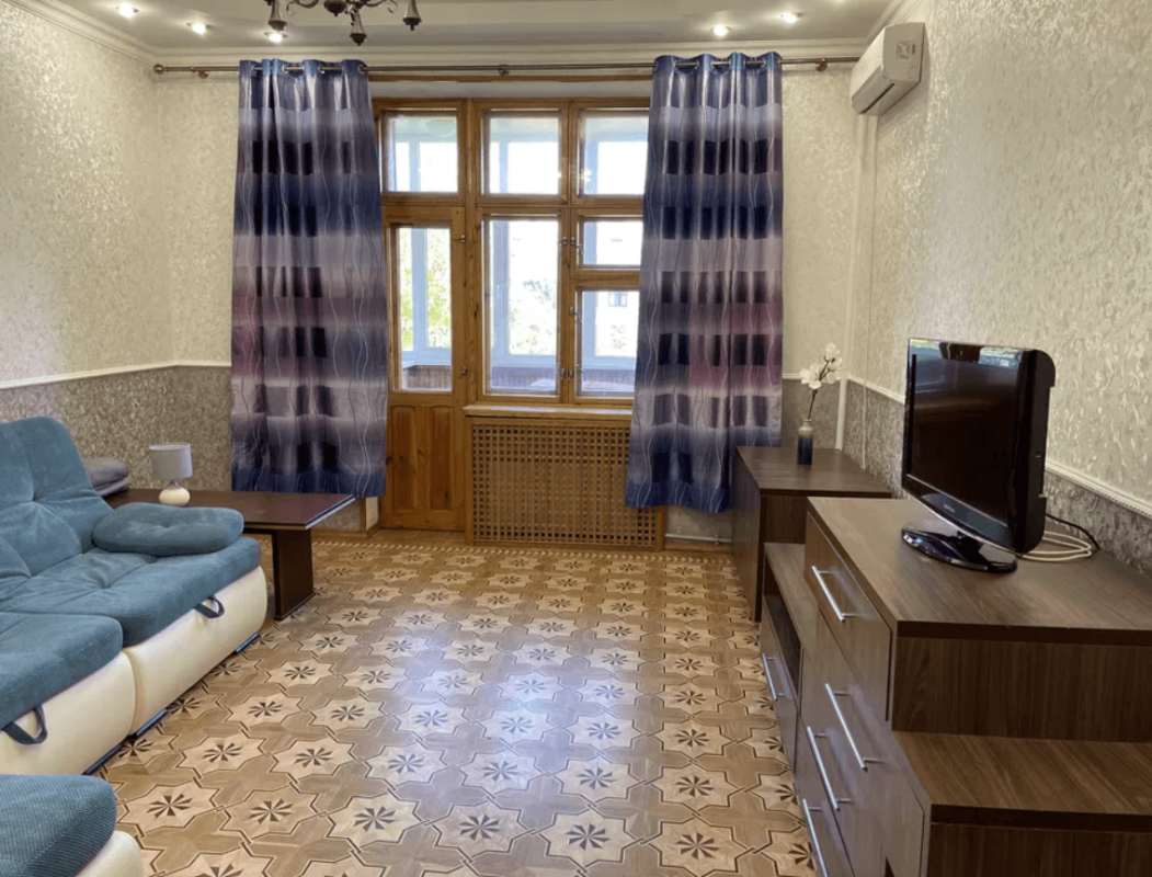 Long term rent 3 bedroom-(s) apartment Nezalezhnosti avenue (Pravdy Avenue) 7 (п24-п26)