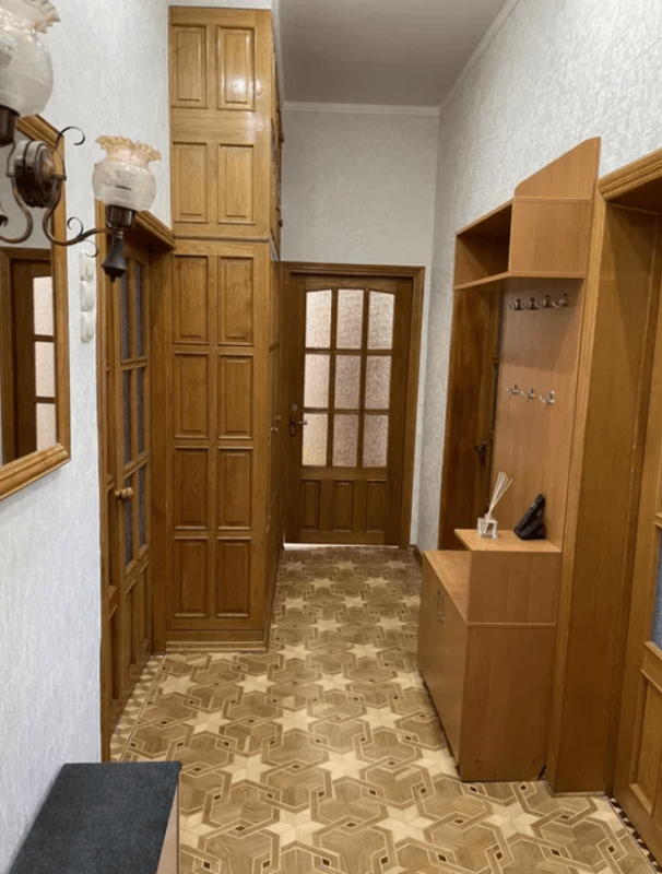 Long term rent 3 bedroom-(s) apartment Nezalezhnosti avenue (Pravdy Avenue) 7 (п24-п26)