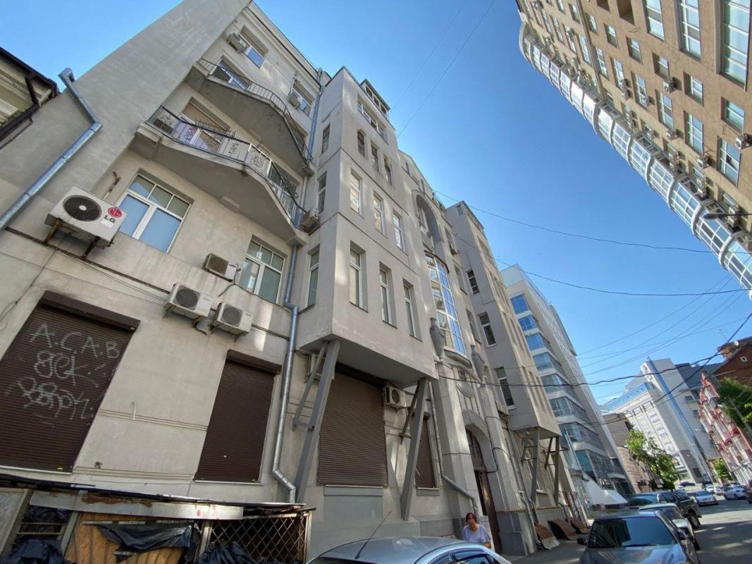 Sale 4 bedroom-(s) apartment 182 sq. m., Korolenka Street 18