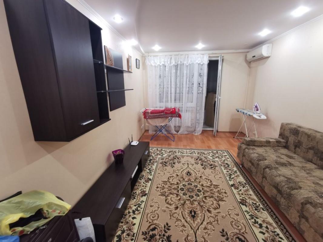 Long term rent 2 bedroom-(s) apartment Akademika Pavlova Street 313б