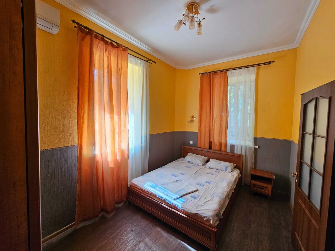 Sale 2 bedroom-(s) apartment 51 sq. m., Kulykivskyi uzviz (Revoliutsii Street) 13