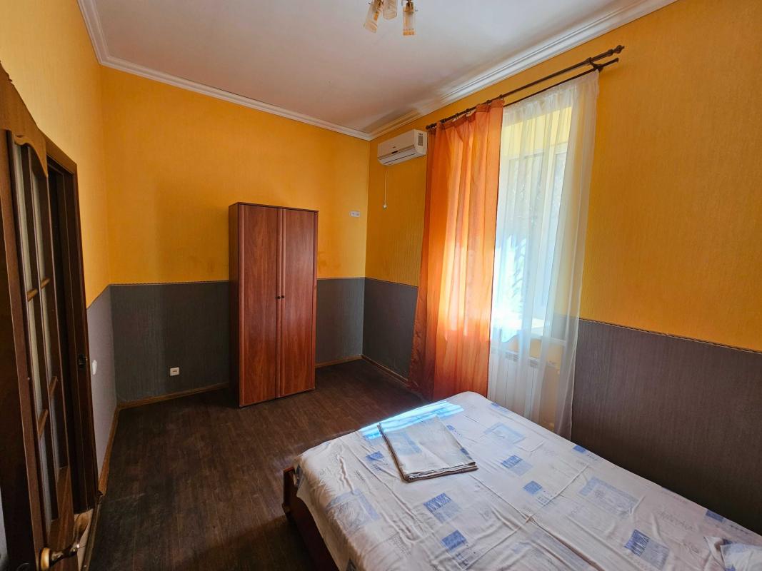 Sale 2 bedroom-(s) apartment 51 sq. m., Kulykivskyi uzviz (Revoliutsii Street) 13